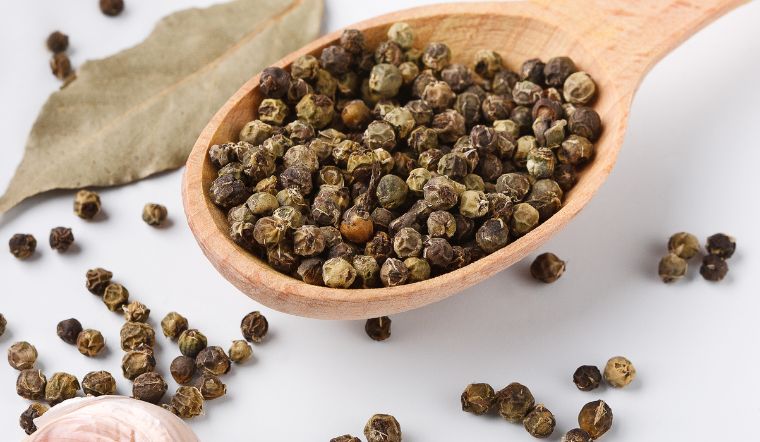 Giá tiêu hôm nay 15/04/2024: Giảm liên tục