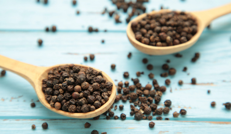 Giá tiêu hôm nay 04/05/2024: Tăng chạm mốc 100.000 đồng/kg