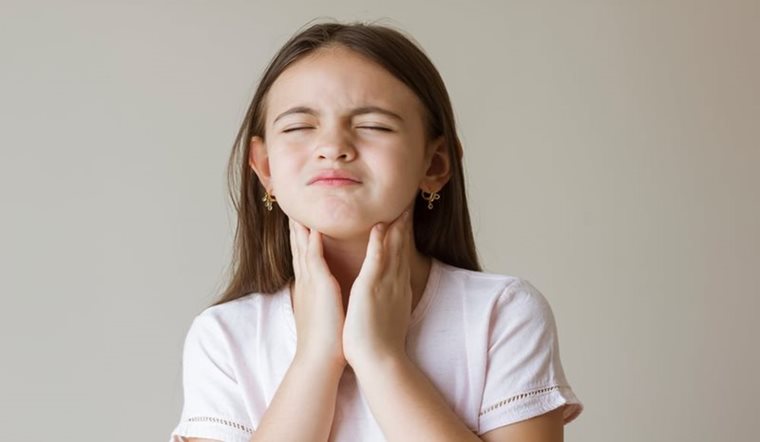 Con gái có vỡ giọng không? Con gái vỡ giọng trong bao lâu?