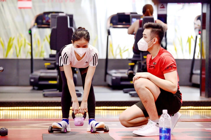 Tập gym ở tuổi dậy thì có bị lùn không?