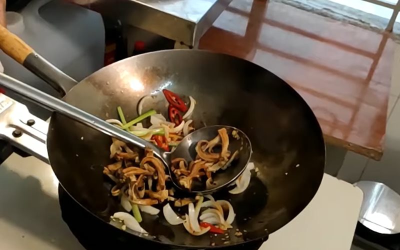 Stir-fry in fish sauce