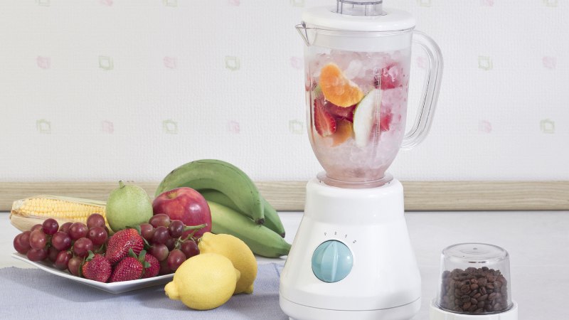 Nên dùng máy xay sinh tố cối nhựa hay cối thủy tinh