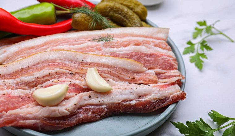 Giá thịt heo hôm nay 15/06/2024: Sườn non C.P giá 189.000 đồng/kg