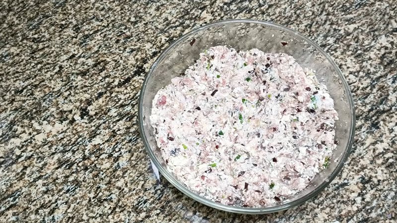 Marinating the minced meat