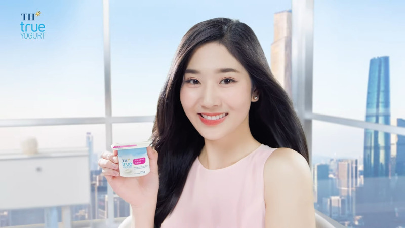 Sữa chua TH True Milk ít béo, ít đường có kết cấu sánh mịn cùng vị ngọt tự nhiên