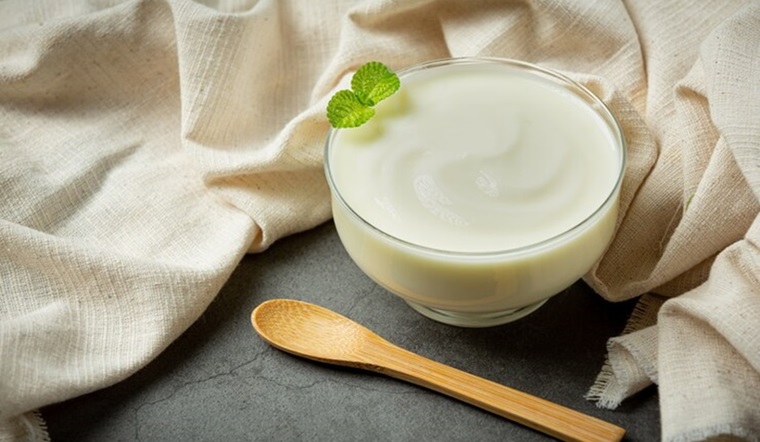 Bị mụn có nên ăn sữa chua? Lợi ích và lưu ý khi sử dụng