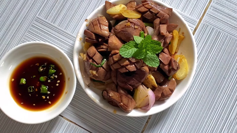 Pork kidney stir-fried with garlic