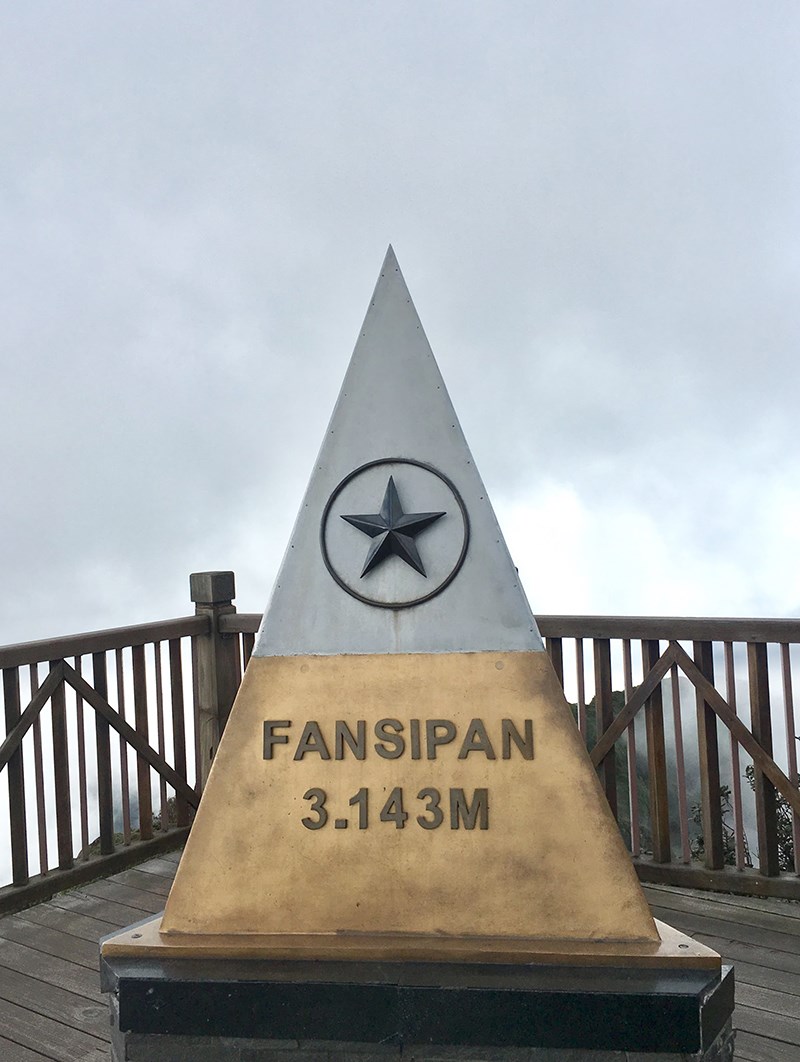 Kinh nghiệm du lịch Fansipan: Giá vé, chơi gì, ăn gì 2021?