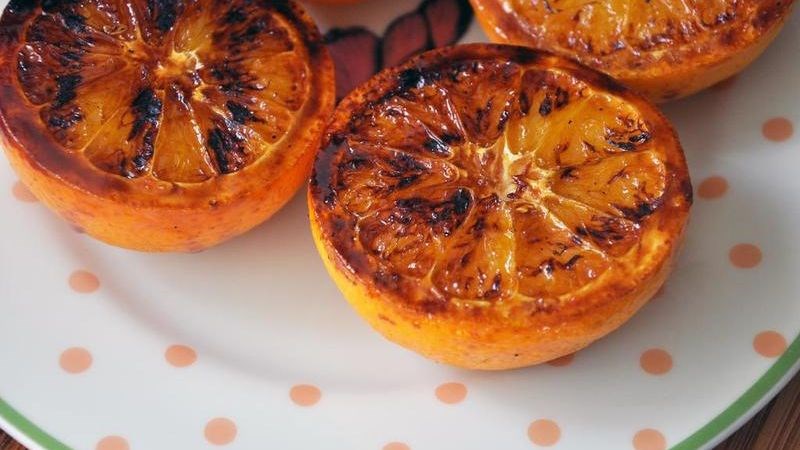 Cam nướng là bài thuốc trị ho được sử dụng nhiều trong dân gian Cam nướng là bài thuốc trị ho được sử dụng nhiều trong dân gian