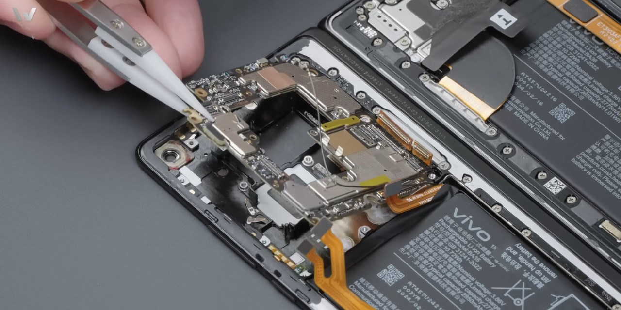 Cùng xem nội thất bên trong Vivo X Fold3 Pro