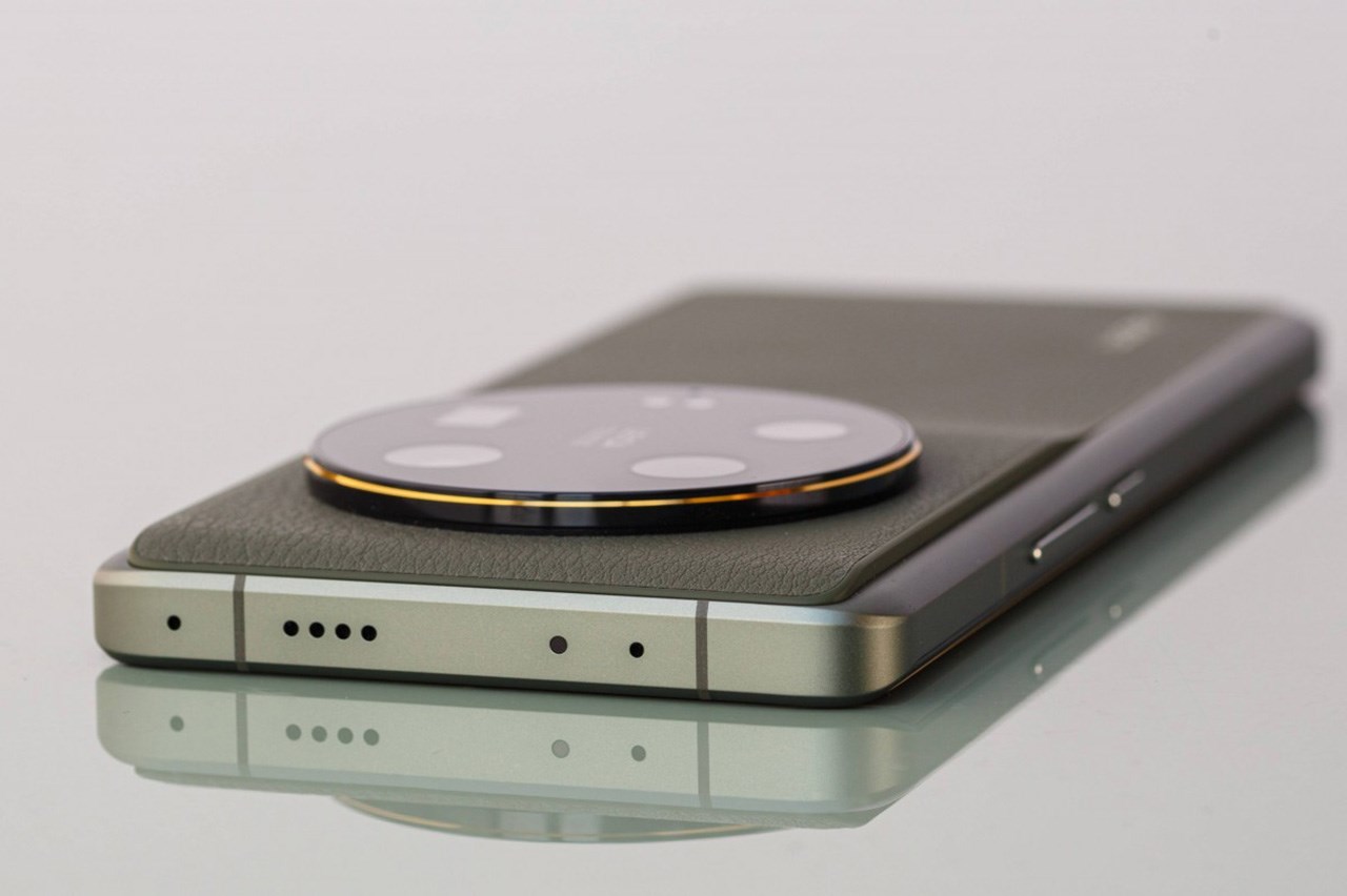 Xiaomi 14 Ultra sẽ có một phiên bản đặc biệt với khung viền Titan