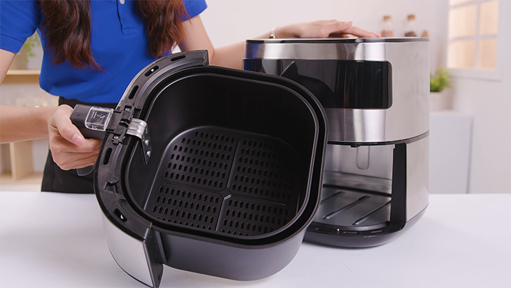 Lòng nồi chiên và rổ chiên