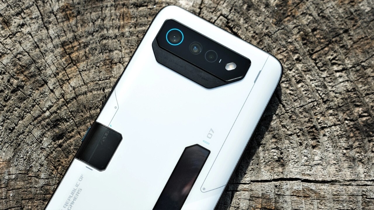 ASUS sắp sửa ra mắt hai dòng điện thoại một lúc