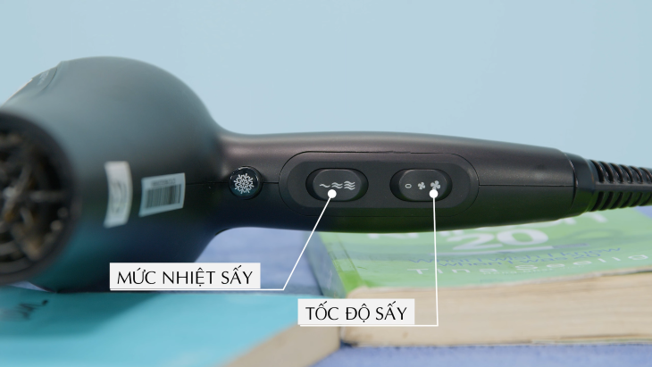 Máy sấy tóc BlueStone HDB-1863 - Các nút bấm điều khiển Các nút bấm điều khiển của máy