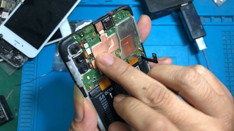 Bạn cần thay IC nếu như bộ phận n&agrave;y bị lỗi