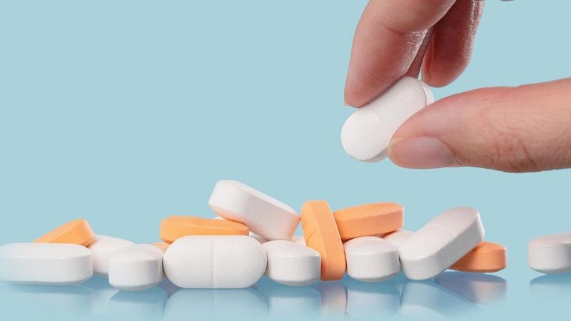 Sỏi thận có thể xuất hiện nếu uống thuốc và thực phẩm bổ sung sai cách