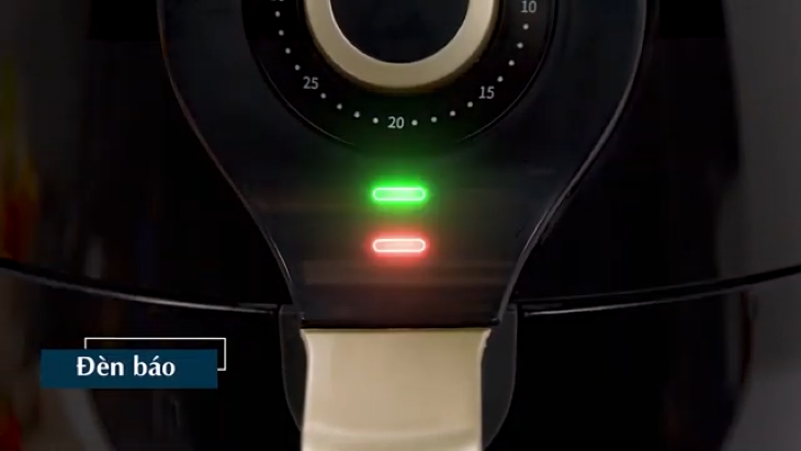 Đèn báo sáng lên khi nồi chiên Ferroli FAF-5.0M3 đang hoạt động
