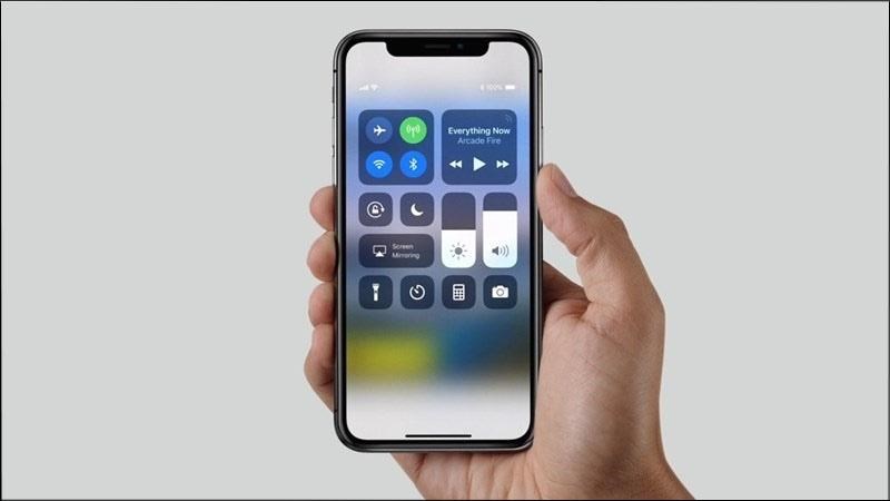Tắt nguồn điện thoại > Ấn giữ cả n&uacute;t Home v&agrave; n&uacute;t nguồn 10 gi&acirc;y 