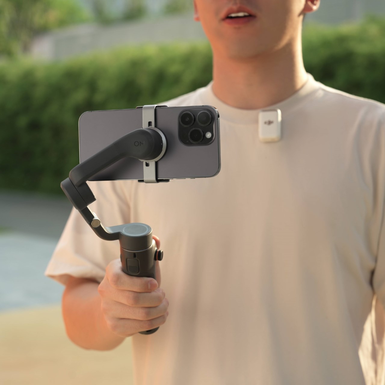 DJI Mic 2 có phạm vi truyền âm thanh tối đa ấn tượng, lên tới 250 m DJI Mic 2 có phạm vi truyền âm thanh tối đa ấn tượng, lên tới 250 m