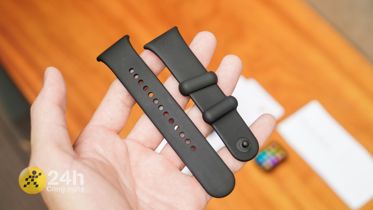 Dây đeo của Xiaomi Smart Band 8 Pro được làm từ chất liệu TPU mang đến cảm giác dễ chịu Dây đeo của Xiaomi Smart Band 8 Pro được làm từ chất liệu TPU mang đến cảm giác dễ chịu