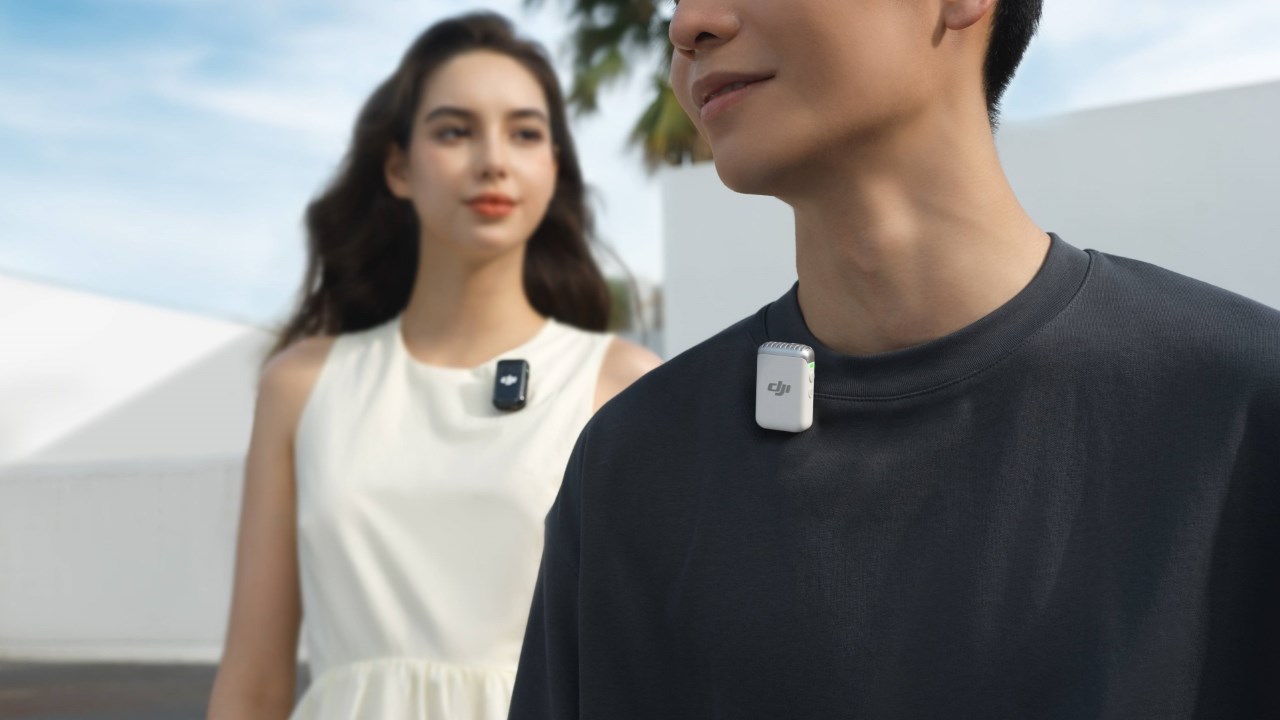 DJI Mic 2 có sẵn 2 phiên bản màu sắc cho bộ phát: Đen sẫm và Trắng ngà DJI Mic 2 có sẵn 2 phiên bản màu sắc cho bộ phát: Đen sẫm và Trắng ngà