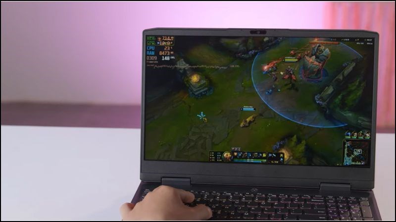 Ngoại hình cuốn hút, chứa chip mạnh mẽ Ngoại hình cuốn hút, chứa chip mạnh mẽ