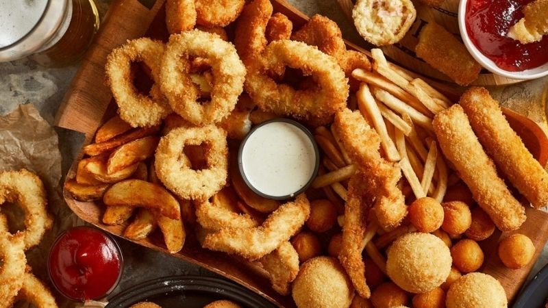 Ăn nhiều thực phẩm chiên rán có thể gây bệnh cholesterol máu cao Ăn nhiều thực phẩm chiên rán có thể gây bệnh cholesterol máu cao