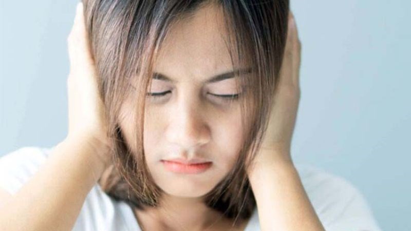 Ù tai là một trong những triệu chứng của rối loạn chức năng vòi nhĩ