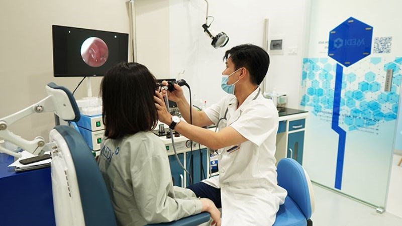 Nội soi tai mũi họng có thể giúp bác sĩ chẩn đoán bệnh rối loạn chức năng vòi nhĩ
