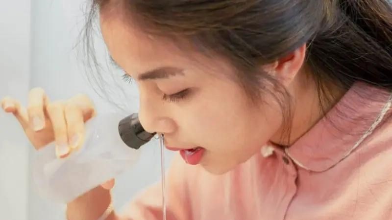 Vệ sinh mũi họng tại nhà có thể giúp điều trị rối loạn chức năng vòi nhĩ