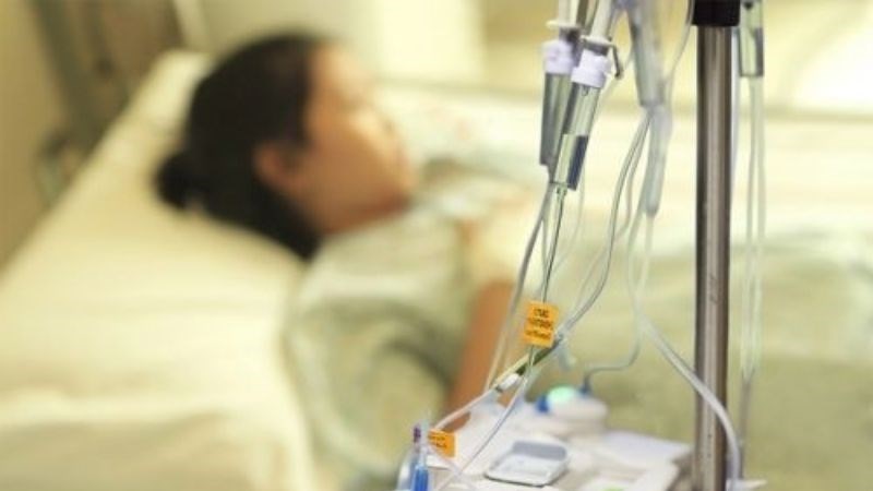 Sưng bàn tay có thể là tác dụng phụ của hóa chất điều trị ung thư