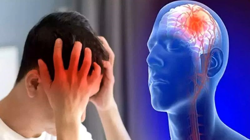 Đau đầu là một trong những dấu hiệu cần gặp bác sĩ sớm