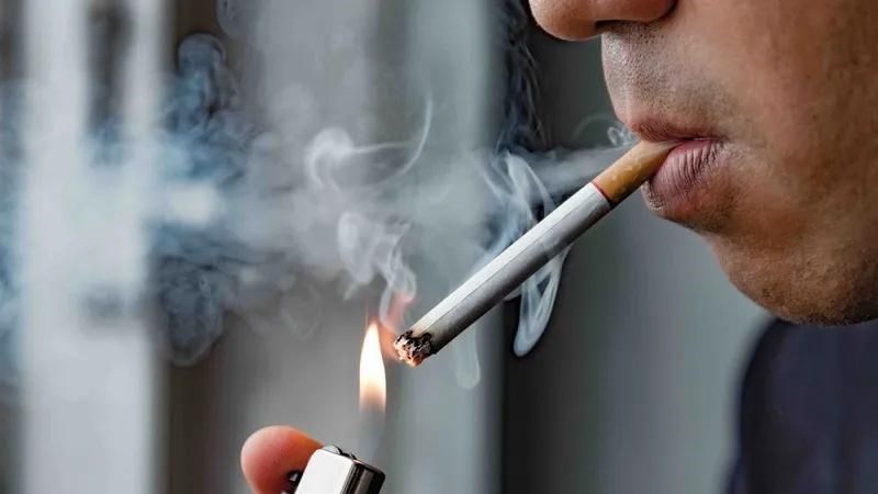 Hút thuốc lá là yếu tố nguy cơ gây bệnh Hút thuốc lá là yếu tố nguy cơ gây bệnh