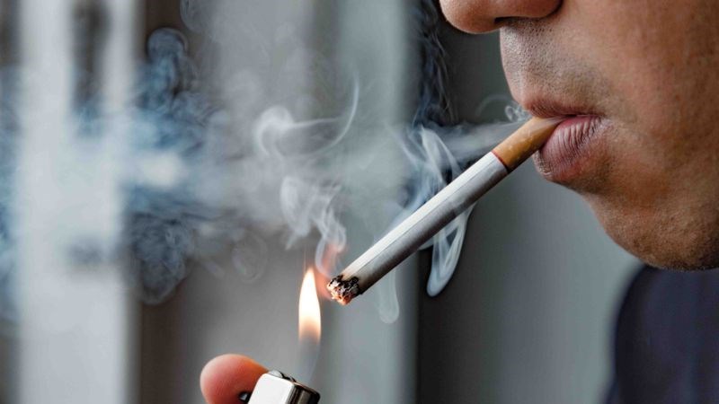 Hút thuốc lá thường xuyên có thể là nguyên nhân gây ung thư tuyến nước bọt Hút thuốc lá thường xuyên có thể là nguyên nhân gây ung thư tuyến nước bọt