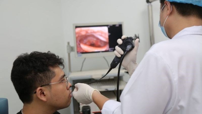 Nội soi tai mũi họng là kỹ thuật giúp chẩn đoán nguyên nhân viêm họng