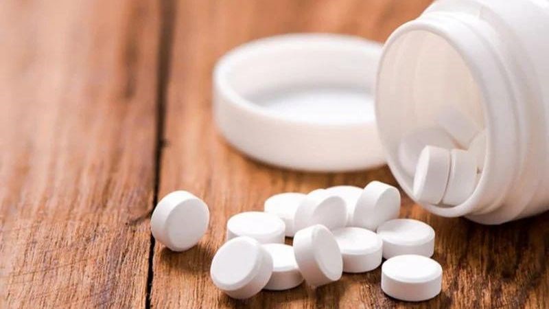 Bạn nên chuẩn bị sẵn trong nhà một số loại thuốc điều trị tụt huyết áp như fludrocortisone