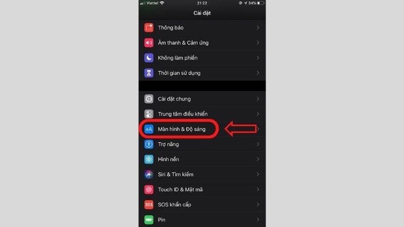 Chọn mục Màn hình & Đ&ocirc;̣ sáng (Display & Brightness)
