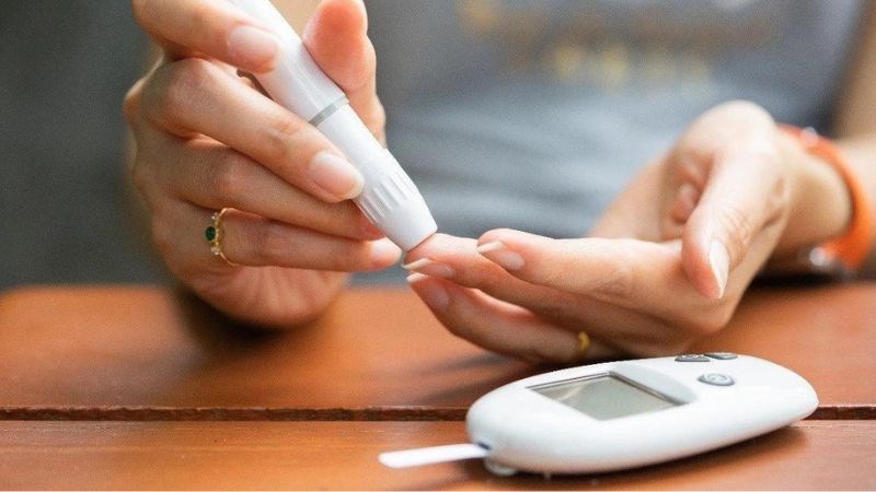 Người mắc bệnh tiểu đường sẽ dễ bị chảy máu chân răng hơn