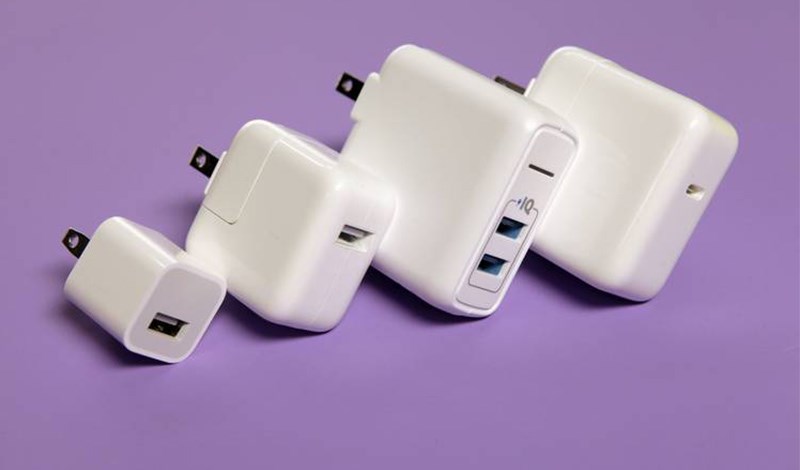 Ngoại h&igrave;nh của củ sạc cũ c&oacute; thể c&oacute; vết trầy xước