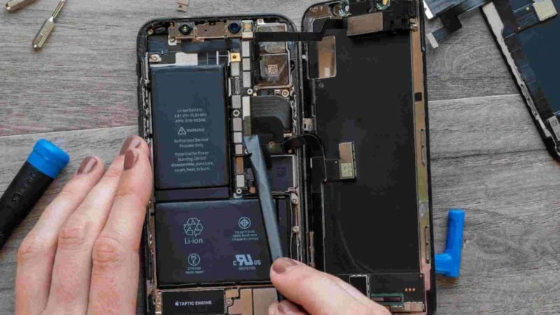 Rủi ro tr&aacute;o linh kiện khi mua iPhone cũ