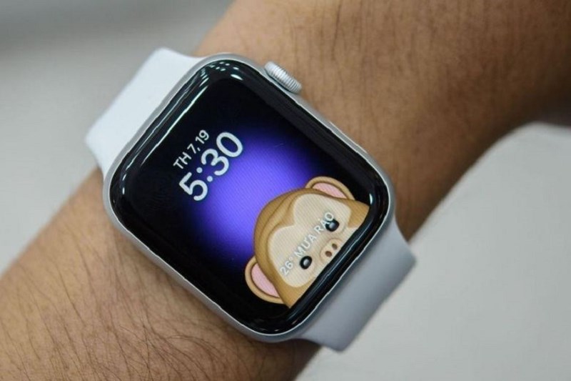 Apple Watch SE GPS c&oacute; m&agrave;n h&igrave;nh OLED với độ ph&acirc;n giải cao