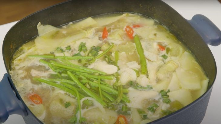 Sử dụng ⅔ dung tích nồi để thoải mái nhúng lẩu