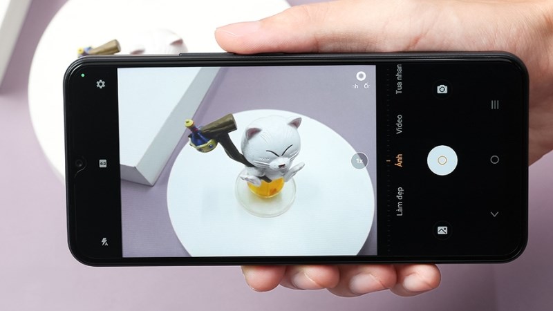 Camera gi&uacute;p lưu lại những khoảnh khắc trong cuộc sống