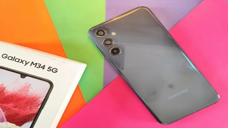 Samsung M34 5G c&oacute; thiết kế gọn g&agrave;ng, năng động