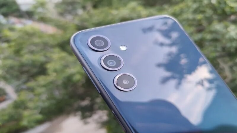 Bộ 3 camera sau cho chất lượng kh&aacute; tốt