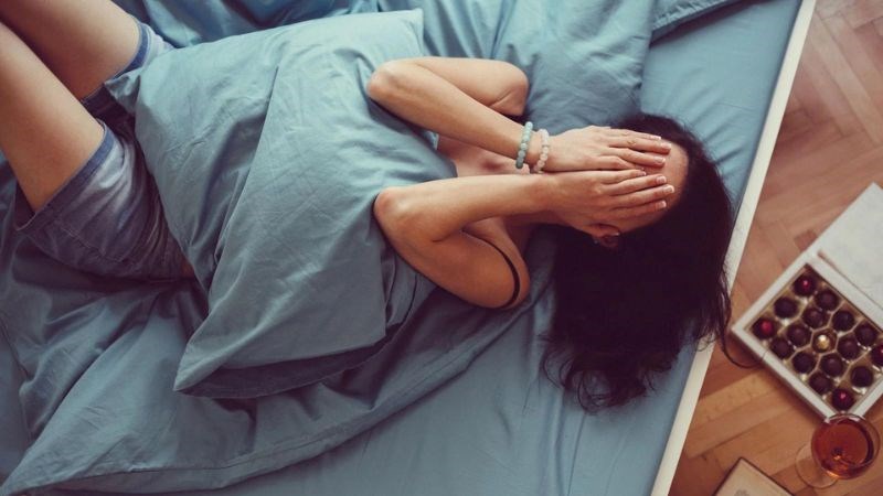 Đau bụng kinh dữ dội làm ảnh hưởng đến công việc nên được thăm khám sớm Đau bụng kinh dữ dội làm ảnh hưởng đến công việc nên được thăm khám sớm