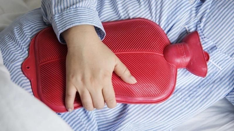 Chườm ấm có thể giúp điều trị nhiều nguyên nhân gây đau hạ vị
