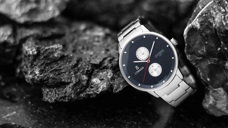 Đồng hồ trang bị bộ m&aacute;y chất lượng đến từ Nhật Bản