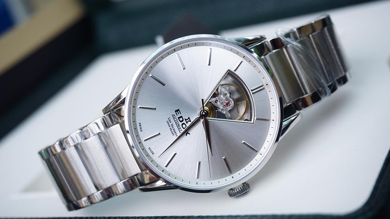 Kim của đồng hồ Edox ch&iacute;nh h&atilde;ng sẽ được chế t&aacute;c một c&aacute;ch tinh xảo