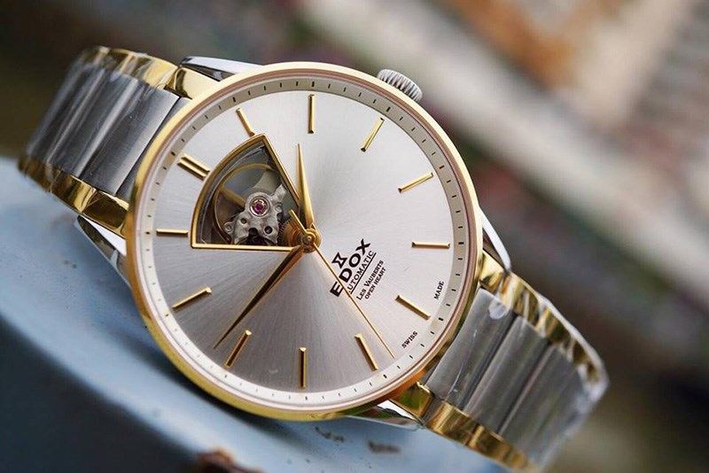 C&aacute;c cặp số, n&eacute;t gạch,... sẽ được hiển thị r&otilde; n&eacute;t ở đồng hồ Edox thật